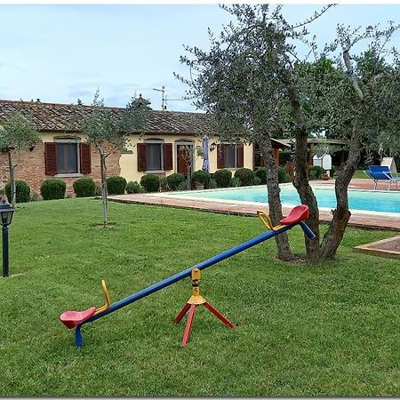 Villino Cortona: Tuscan Retreat with Private Pool and Wi-Fi Exterior photo